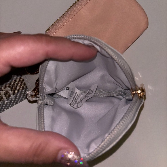 LULULEMON ATHLETICA Gray and Pink Clutch Set NWOT - Picture 3 of 3